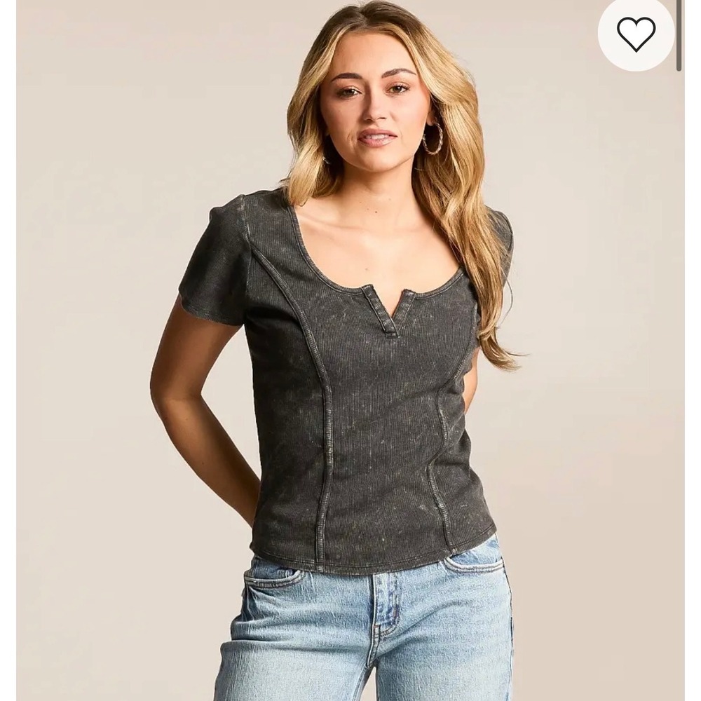 Buckle Gilded Intent Washed Notch Neck Top – Washed Black – Size Medium – NWT